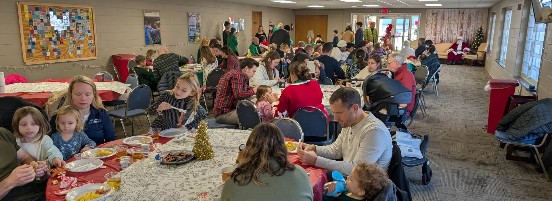 families eating at an event