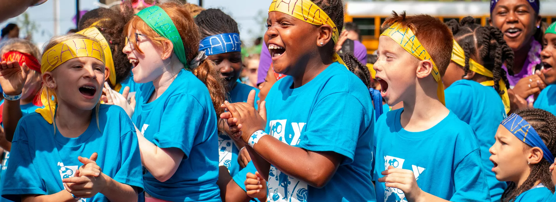 Kids clapping and laughing